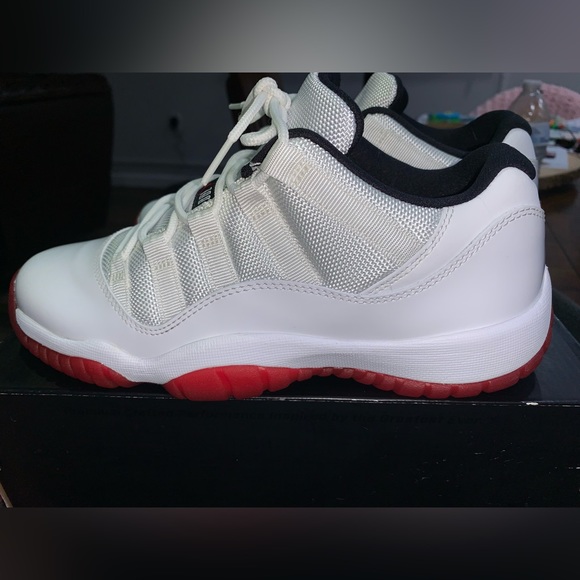 Retro Jordan 11s low White and Red - Picture 4 of 8
